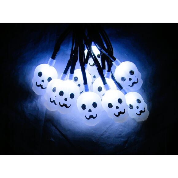 Halloween Season LED Skull String Lights 4.3 ft long 12 bulbs Indoor Battery - Picture 1 of 4